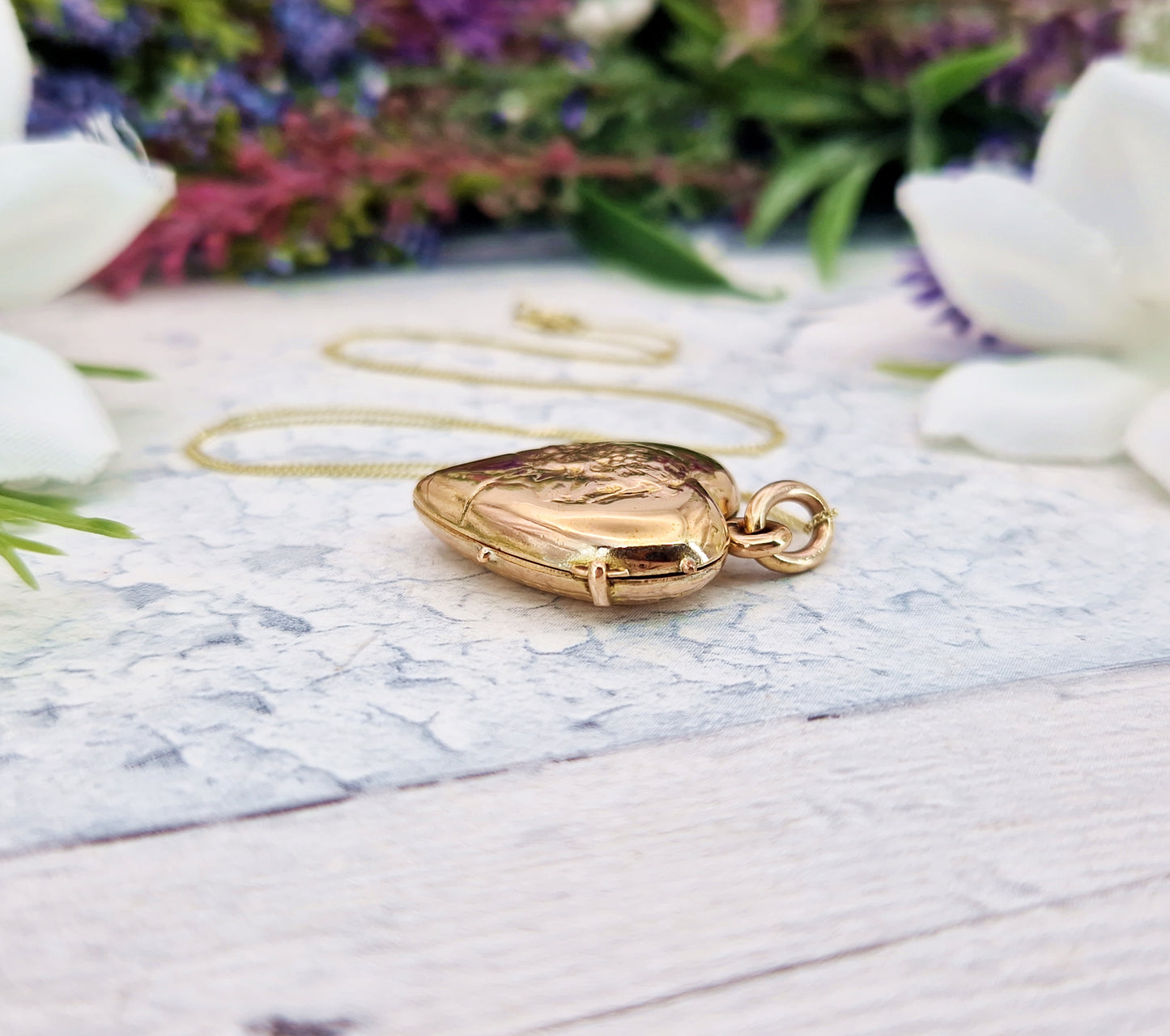 Antique Art Nouveau 9ct Gold Feminine Lady Portrait Love Heart Locket Pendant