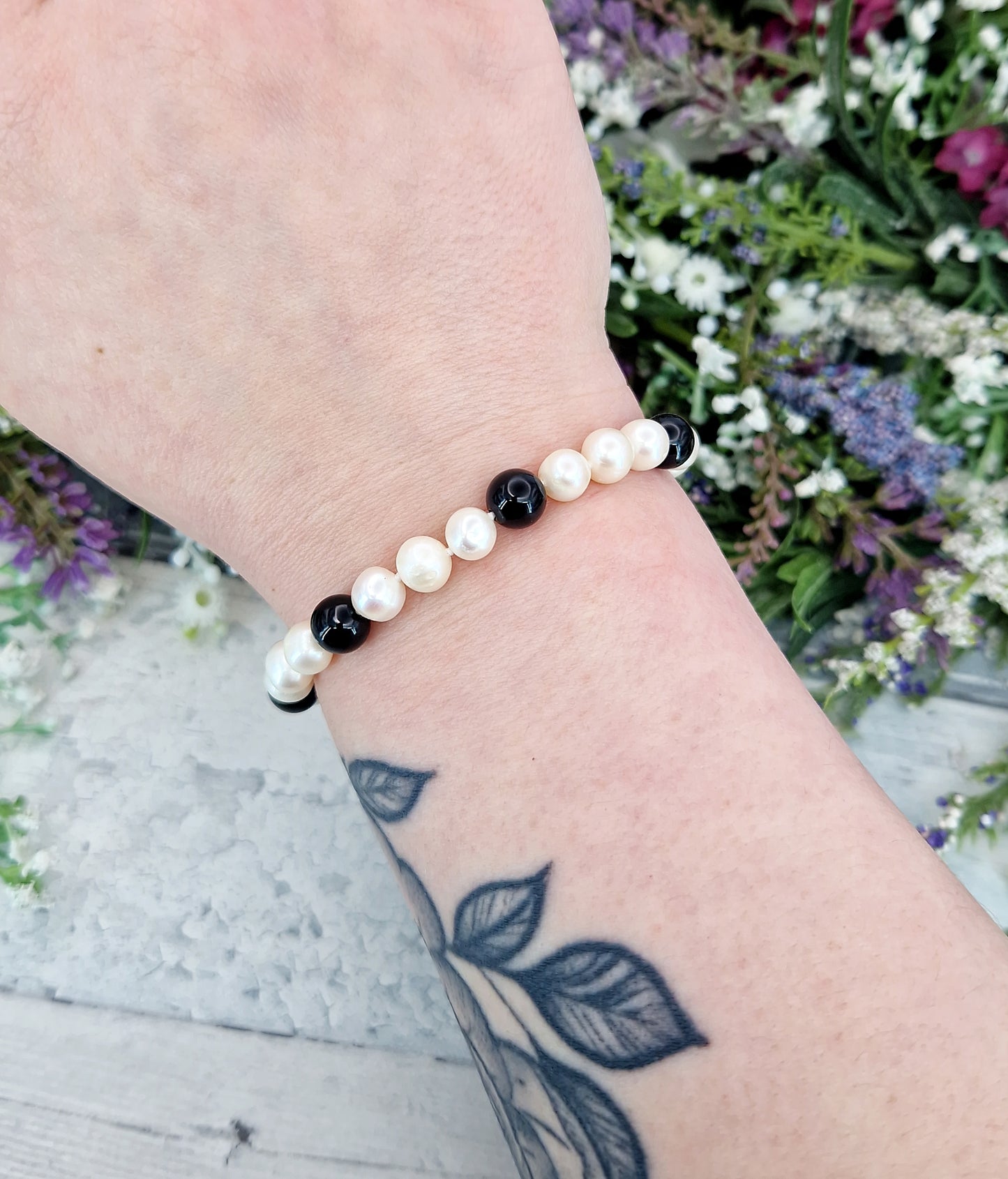 Vintage White Gold Plated Rose Flower Clasp White Pearl and Black Onyx Bead Bracelet
