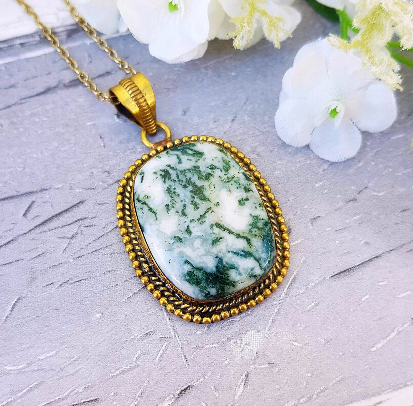 Vintage Gold Tone Large Dendritic Green and White Moss Agate Stone Pendant Necklace