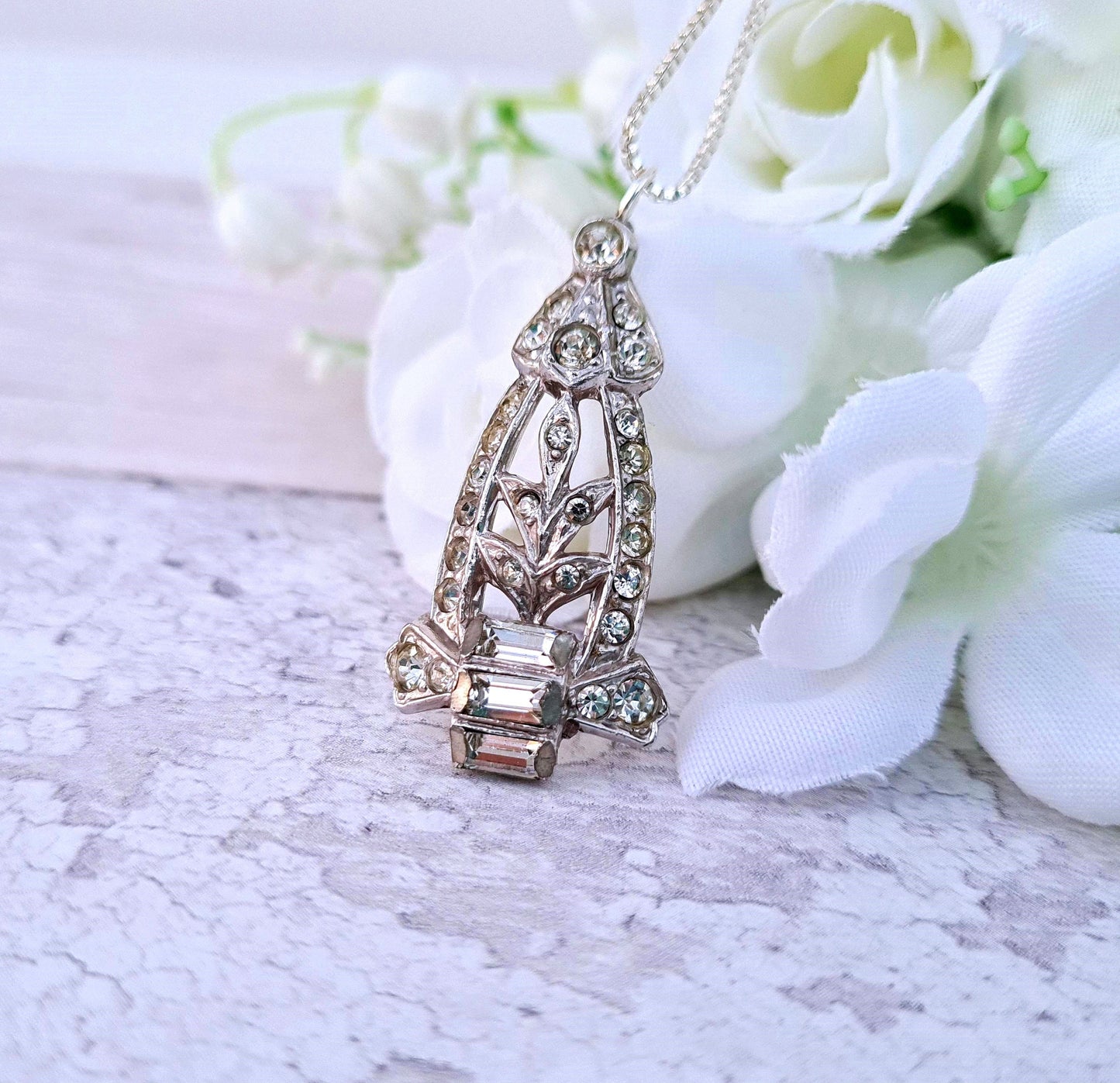 Vintage Art Deco Style Silver Tone Ornate Crystal Statement Pendant Necklace Chain