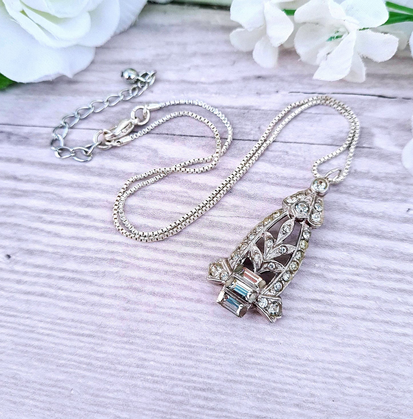 Vintage Art Deco Style Silver Tone Ornate Crystal Statement Pendant Necklace Chain