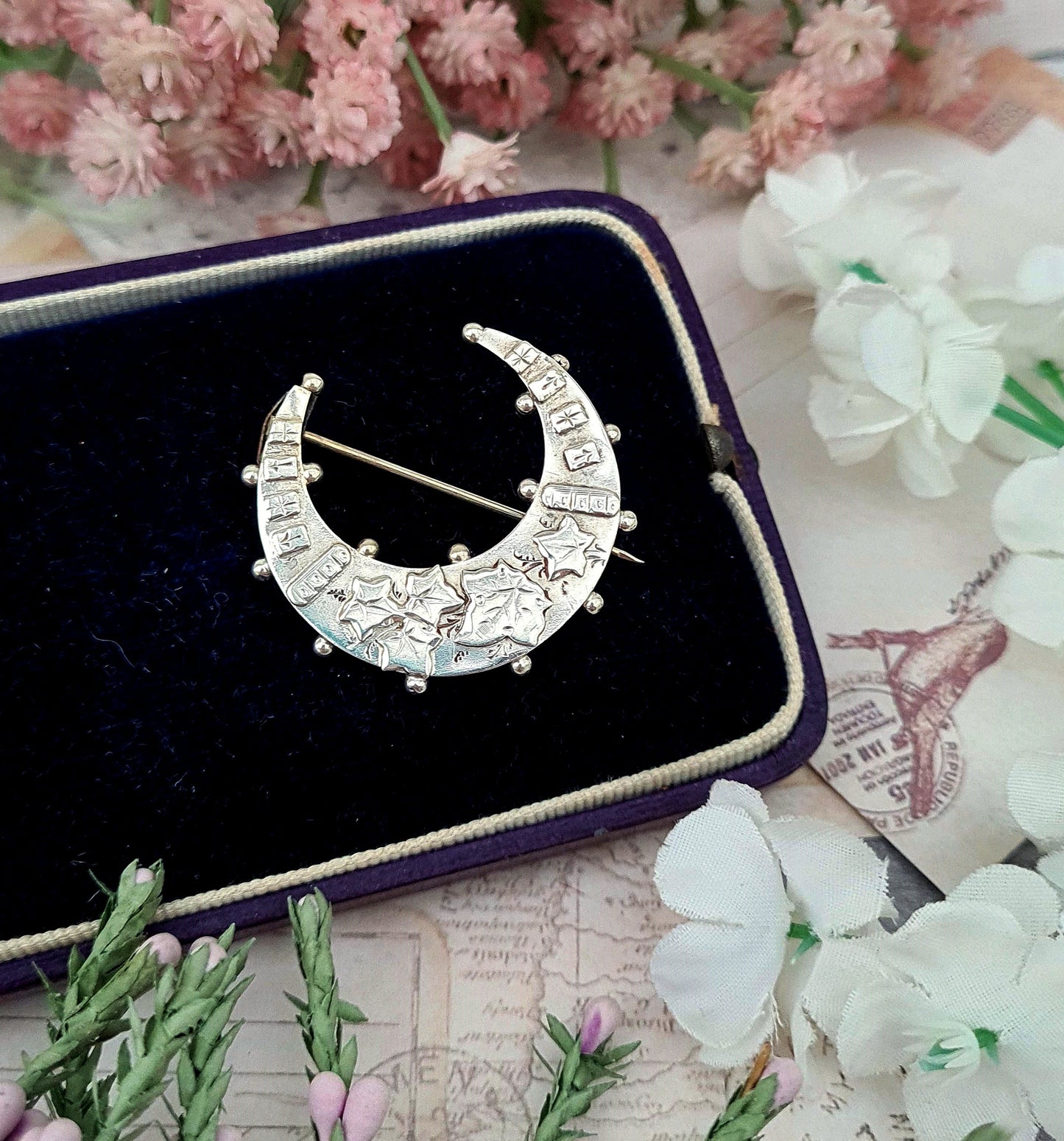 Antique 1885 Victorian Sterling Silver Ornate Ivy Leaf Detail Crescent Moon Aesthetic Brooch Pin