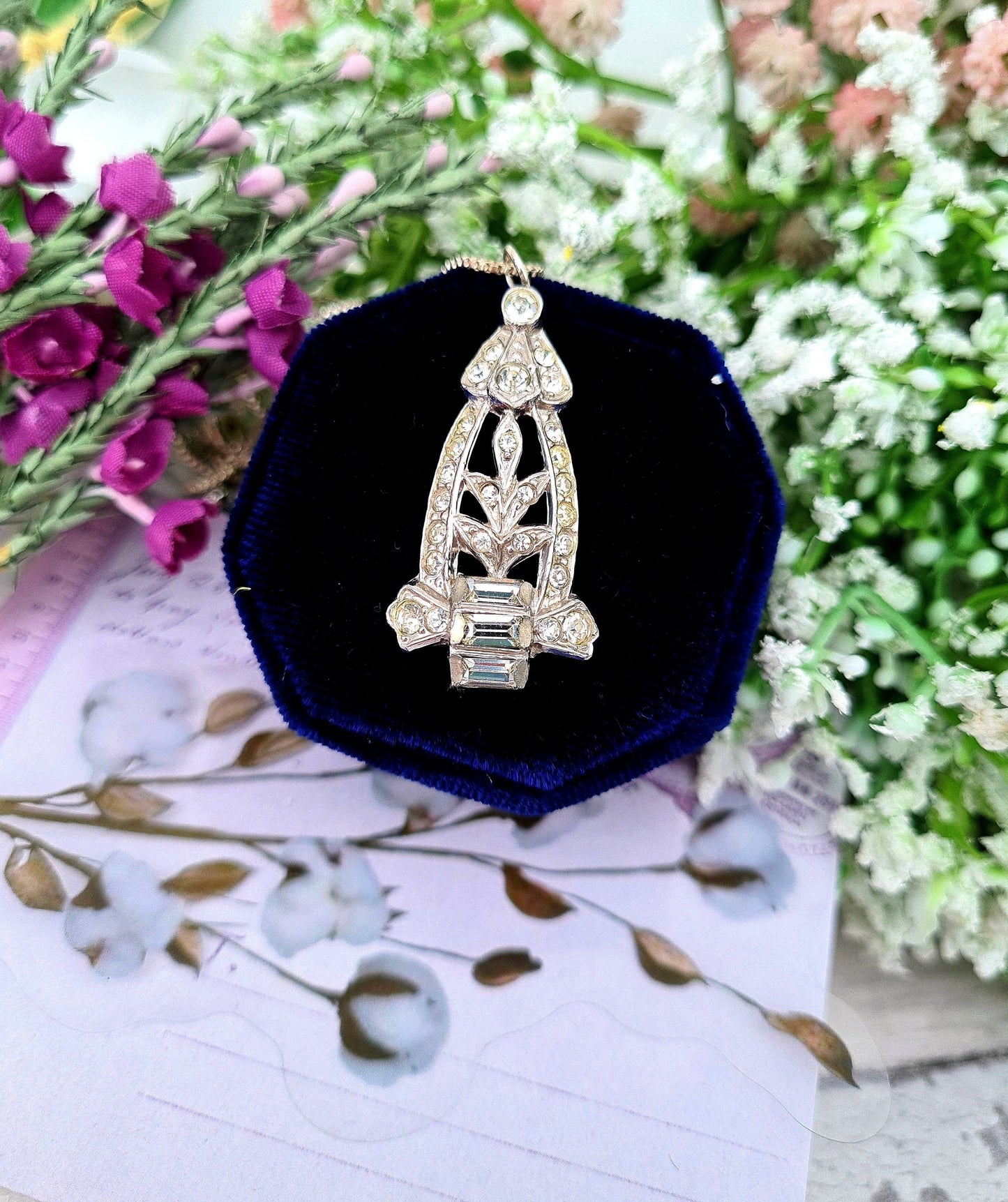 Vintage Art Deco Style Silver Tone Ornate Crystal Statement Pendant Necklace Chain