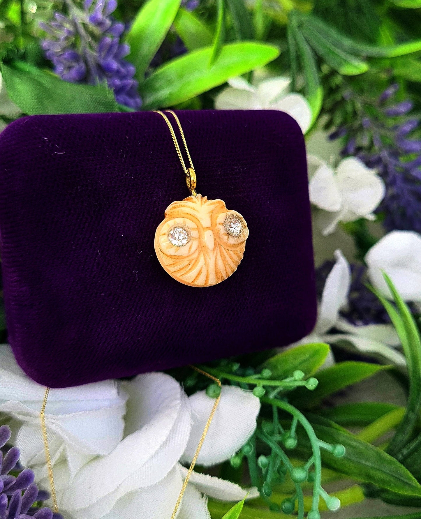 Vintage 9ct Yellow Gold Art Deco Detailed Owl Face Charm Pendant Necklace