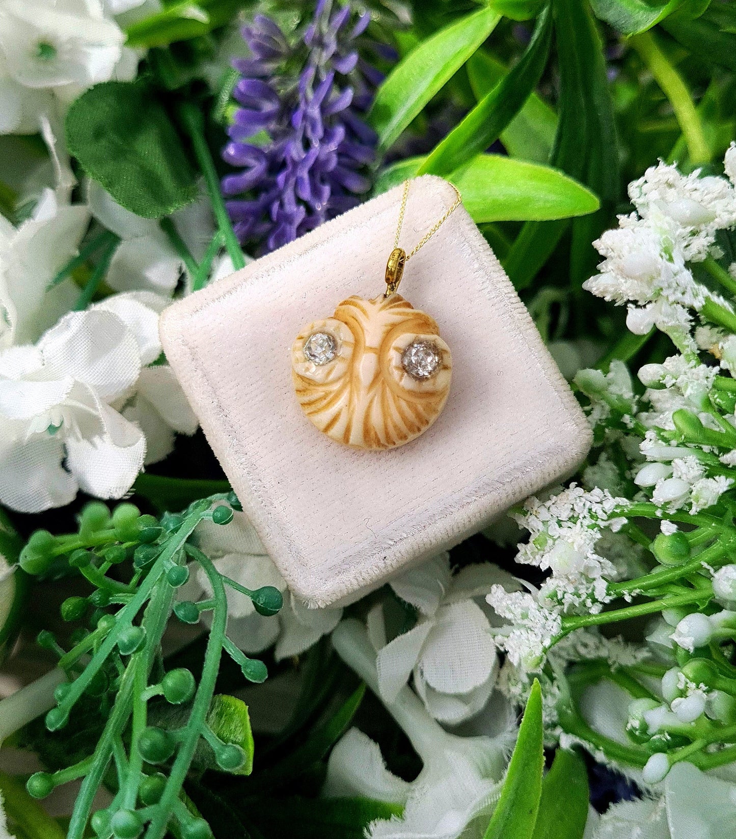 Vintage 9ct Yellow Gold Art Deco Detailed Owl Face Charm Pendant Necklace
