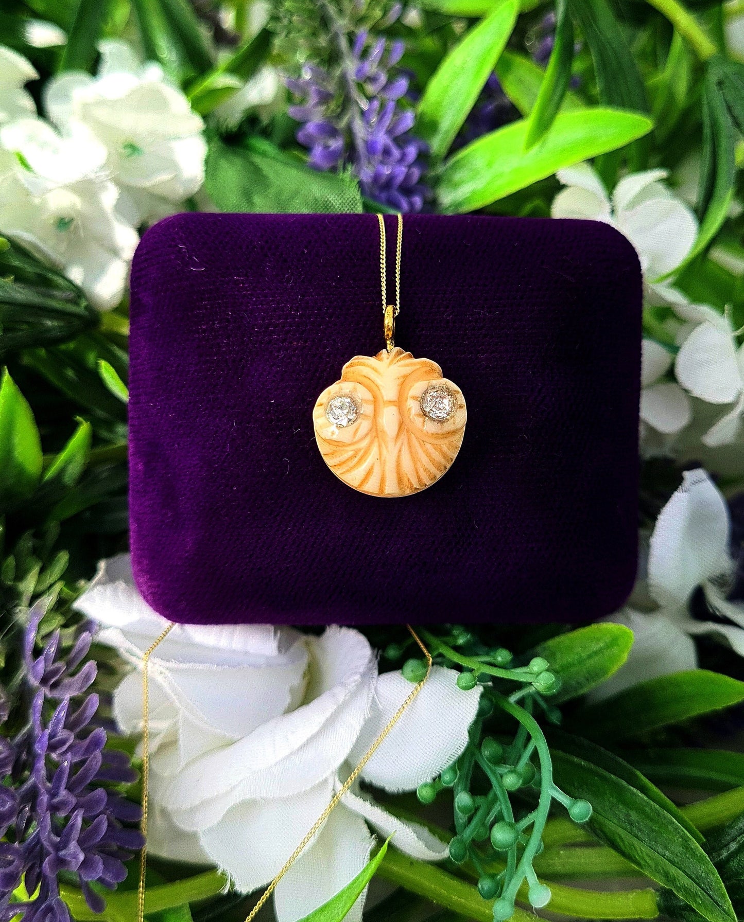 Vintage 9ct Yellow Gold Art Deco Detailed Owl Face Charm Pendant Necklace