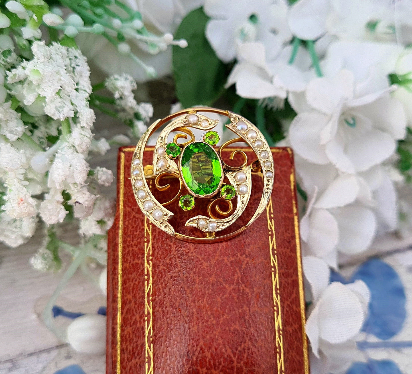 Antique Art Nouveau 9ct Yellow Gold Green Glass and Pearl Ornate Brooch Pin