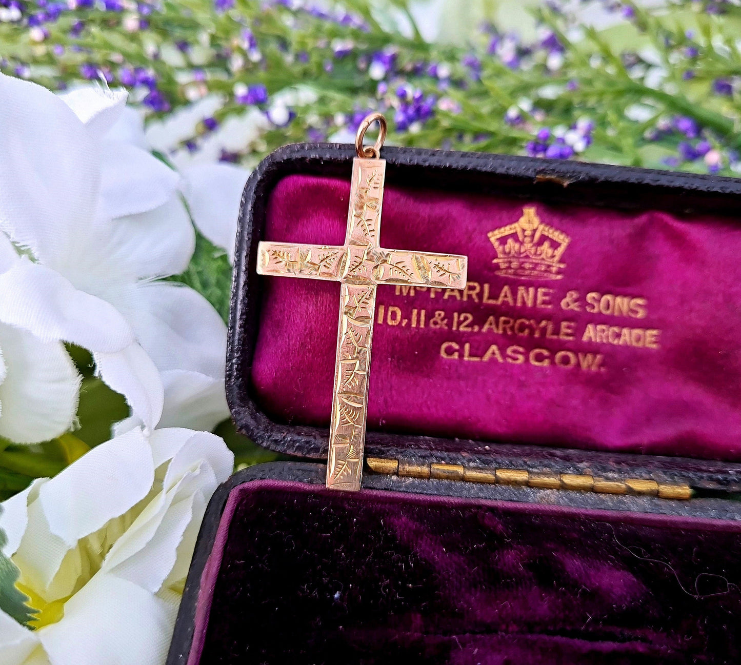 Antique Victorian 9ct Gold Ornate Engraved Ivy Leaves Cross Pendant Necklace Chain