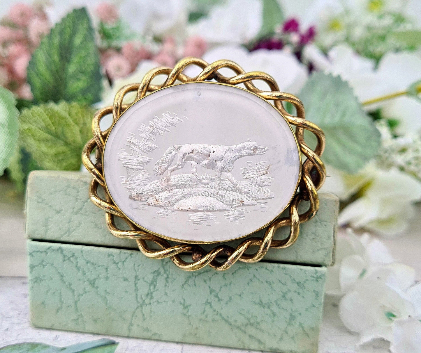 Antique Victorian Gold Pinchbeck Large Carved White Wolf Mother of Pearl Brooch Pin