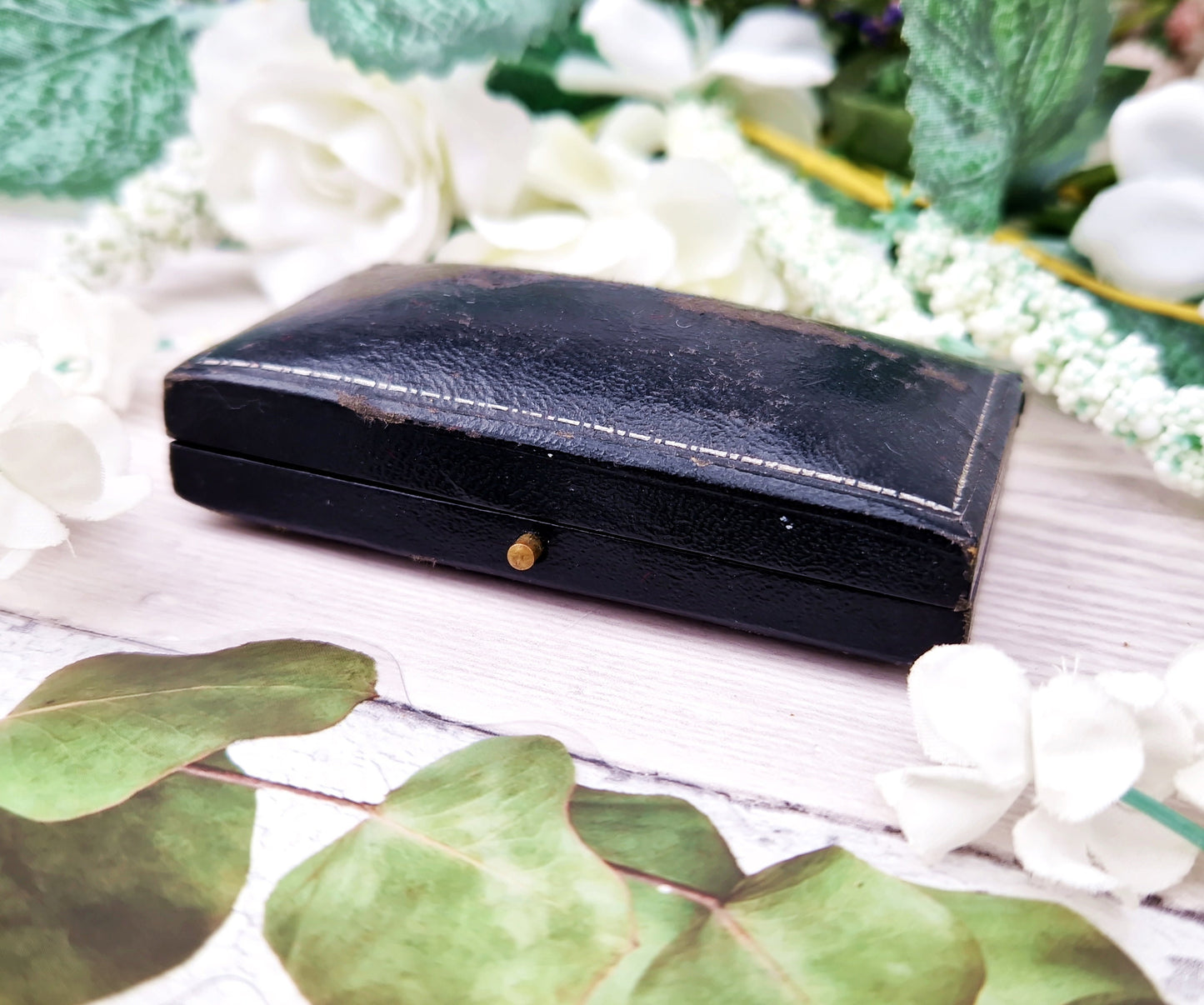 Vintage Dark Navy Blue and Cream Interior Jewellery Brooch Box for Display Collection Gift
