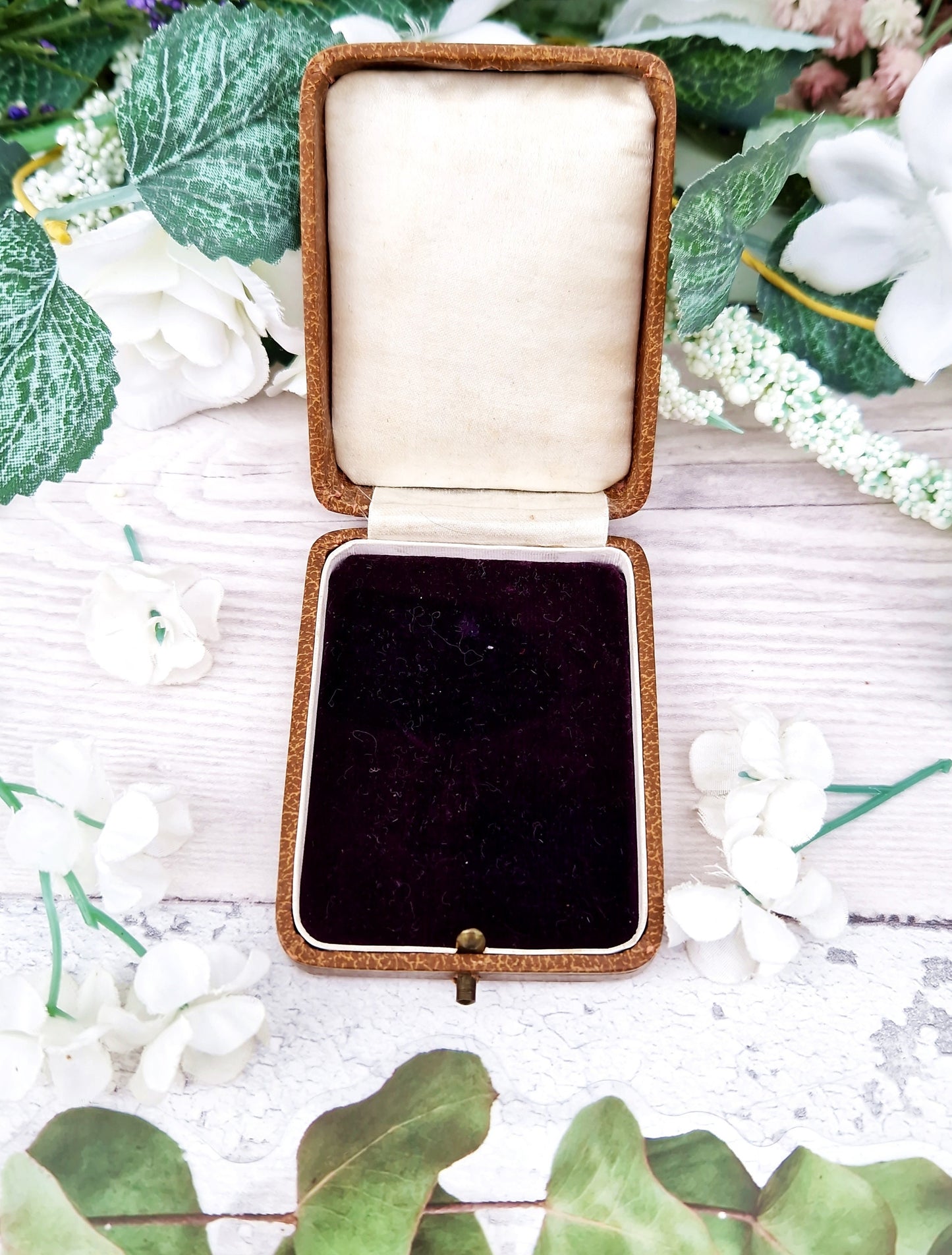 Vintage Brown, Purple and Cream Interior Jewellery Pendant / Necklace Box for Display Collection Gift