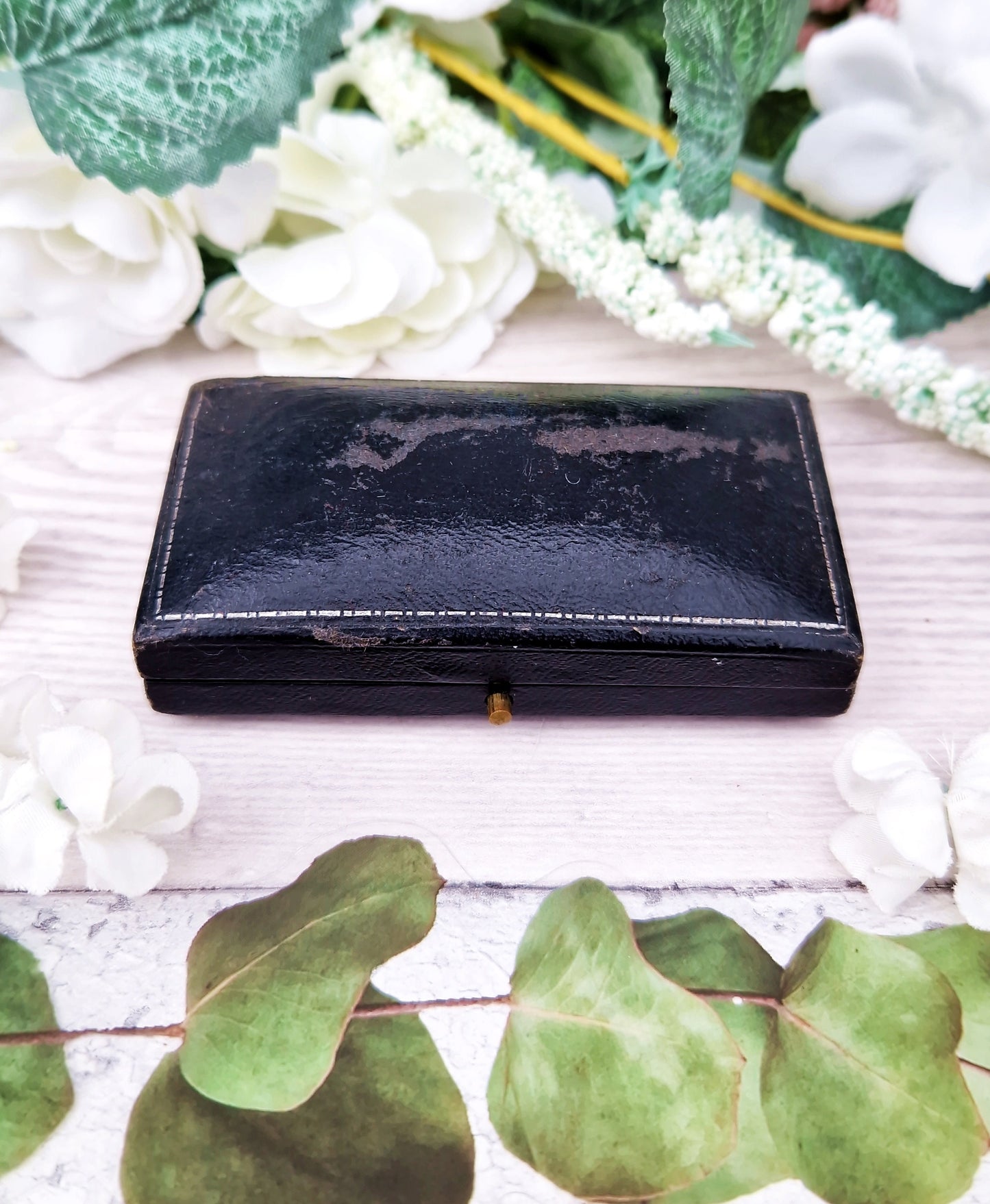 Vintage Dark Navy Blue and Cream Interior Jewellery Brooch Box for Display Collection Gift