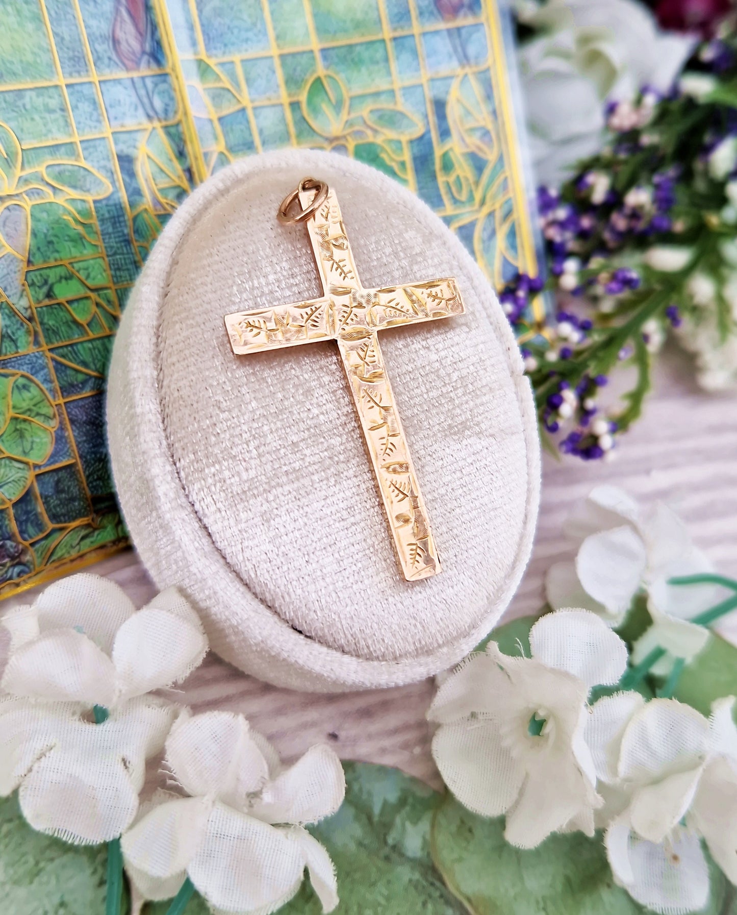 Antique Victorian 9ct Gold Ornate Engraved Ivy Leaves Cross Pendant Necklace Chain