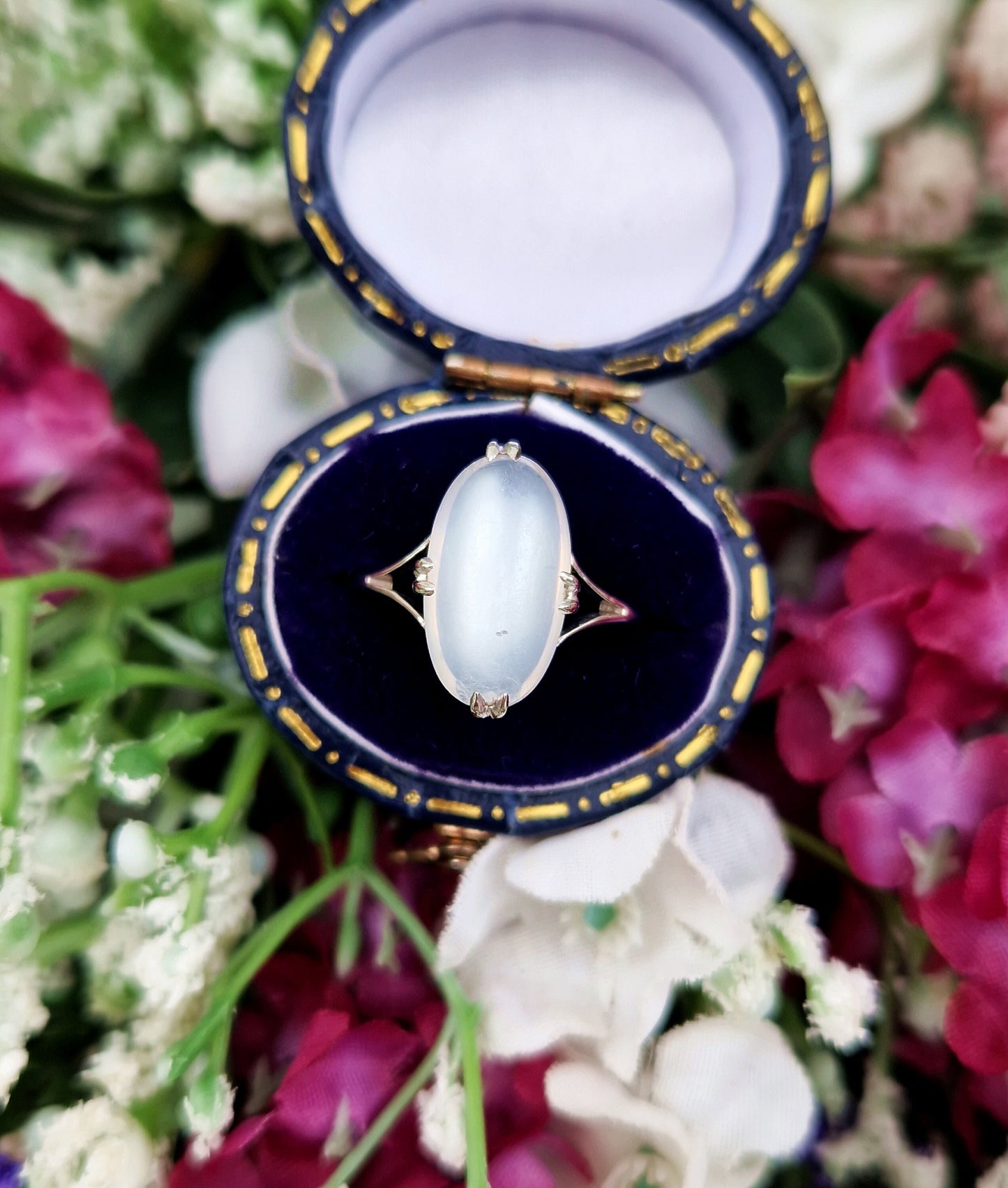 Antique Art Deco 9ct White Gold Elongated Oval Moonstone Cabochon Solitaire Ring / Size L 1/2 or 6.25
