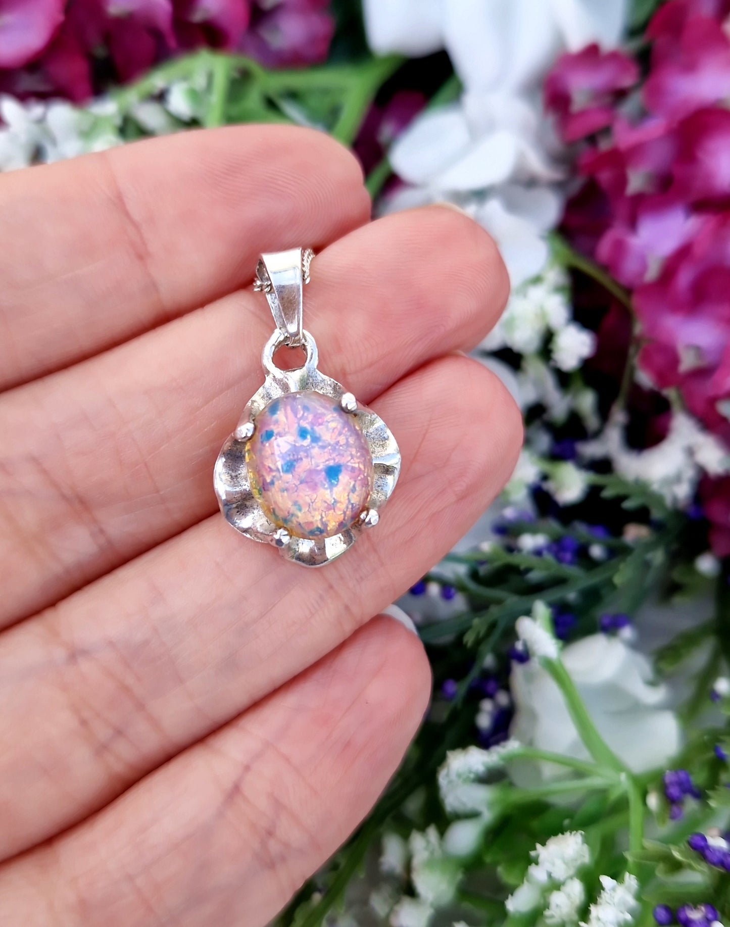 Vintage Sterling Silver Irridescent Pink Opal Glass Buttercup Pendant Necklace