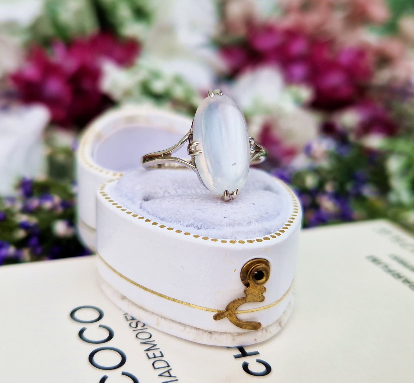 Antique Art Deco 9ct White Gold Elongated Oval Moonstone Cabochon Solitaire Ring / Size L 1/2 or 6.25
