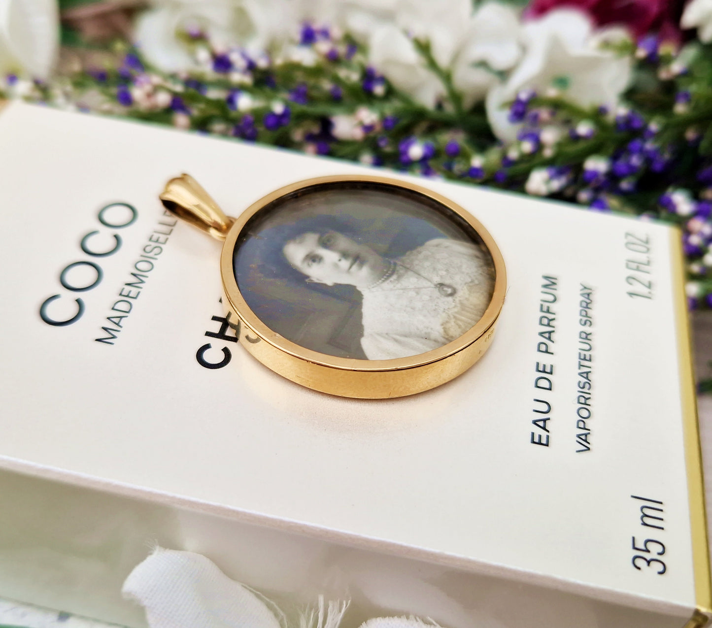 Antique Edwardian 9ct Gold Quality Large Circular Glass Photo Locket Pendant