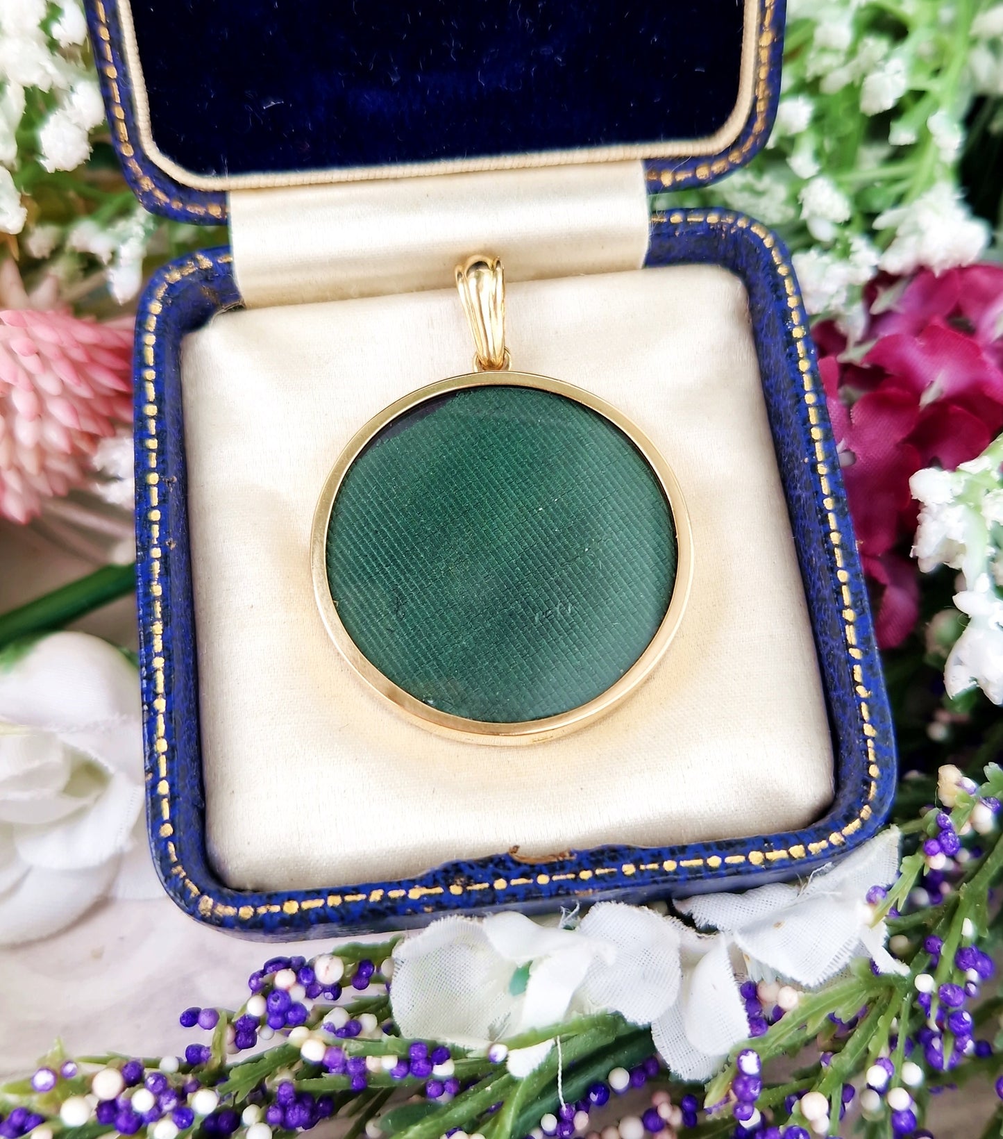Antique Edwardian 9ct Gold Quality Large Circular Glass Photo Locket Pendant