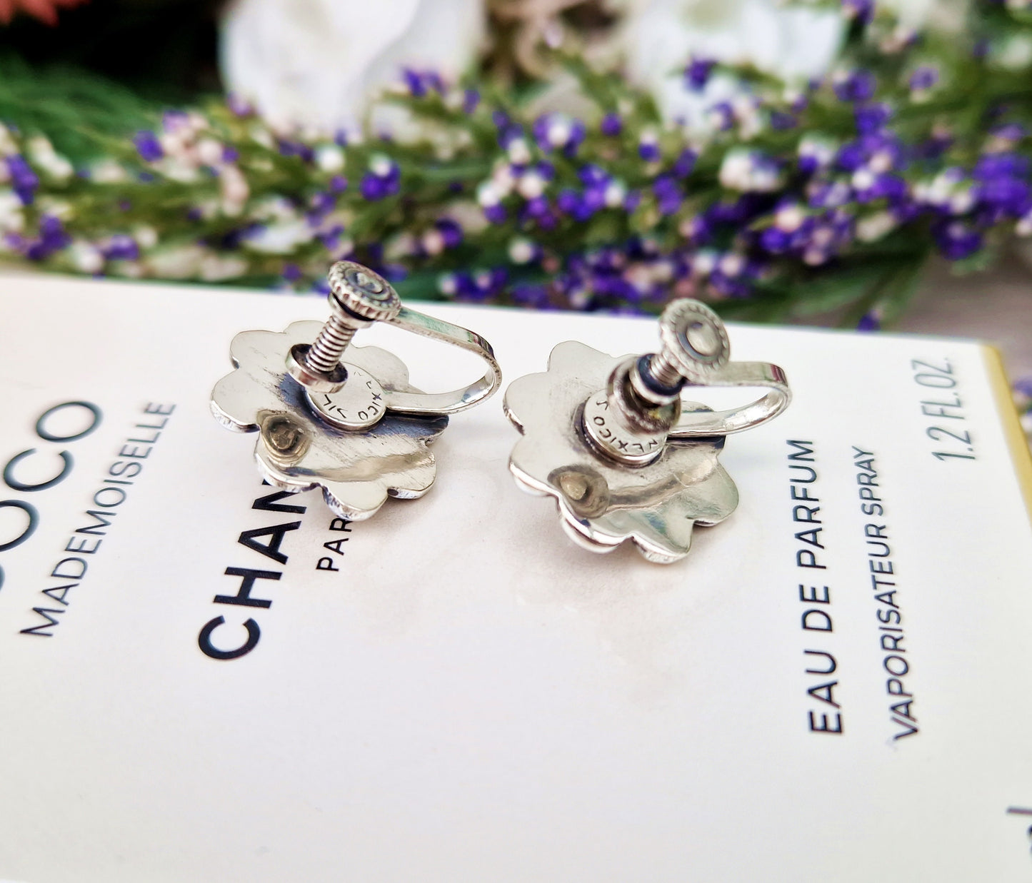 Vintage Sterling Silver Etruscan Style Modernistic Mexican Flower Screw Back Earrings