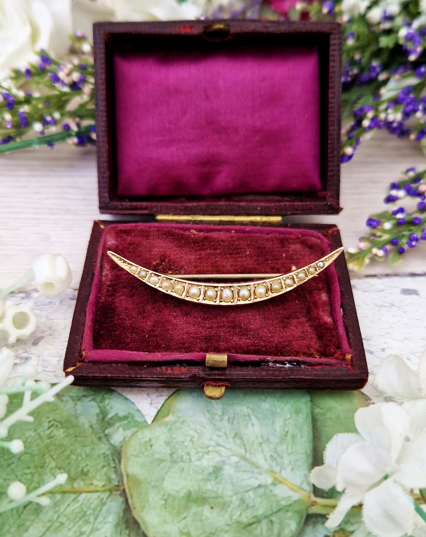 Antique Edwardian 9ct Yellow Gold White Seed Pearl Crescent Moon Brooch Pin