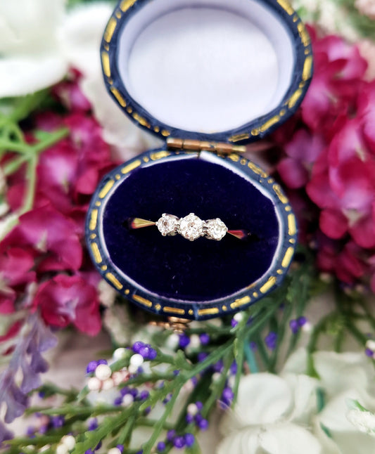 Antique Art Deco 18ct Gold Platinum Classic 0.25ct Diamond Trilogy Engagement Ring / Size O or 7.5