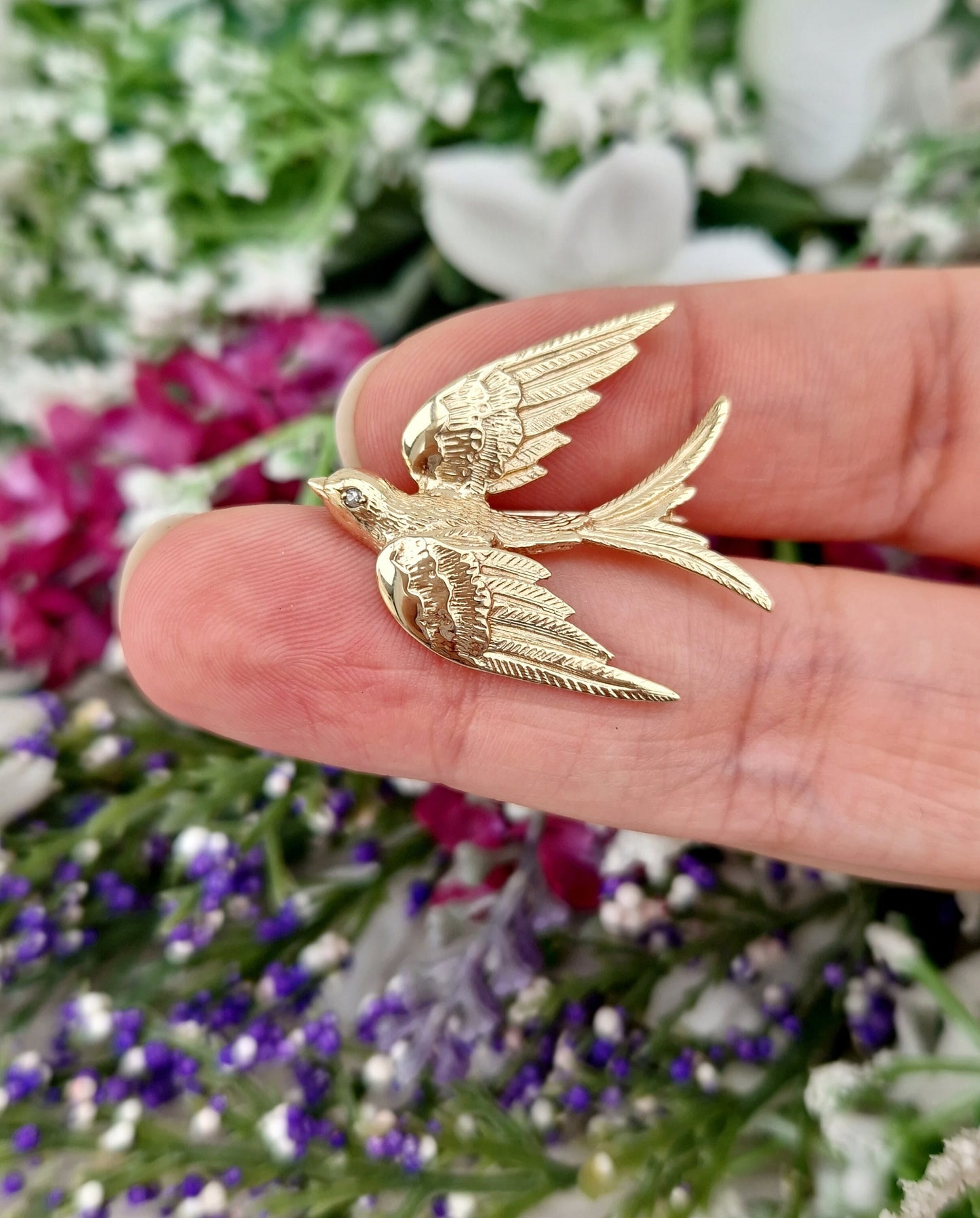 Vintage 9ct Yellow Gold Quality Diamond Swallow Bird Brooch Pin