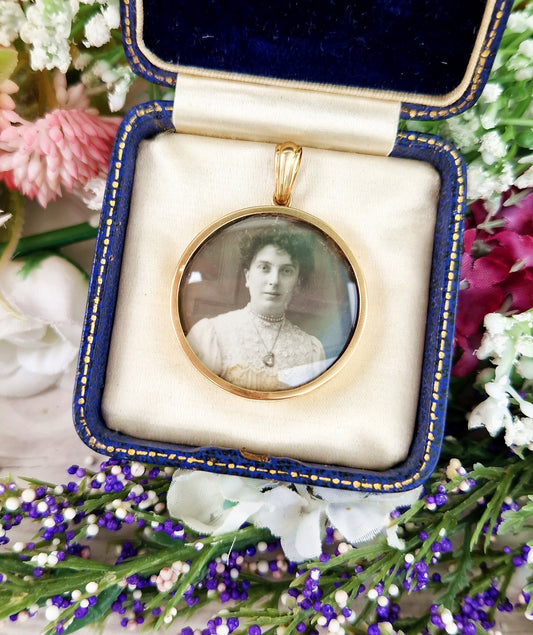 Antique Edwardian 9ct Gold Quality Large Circular Glass Photo Locket Pendant