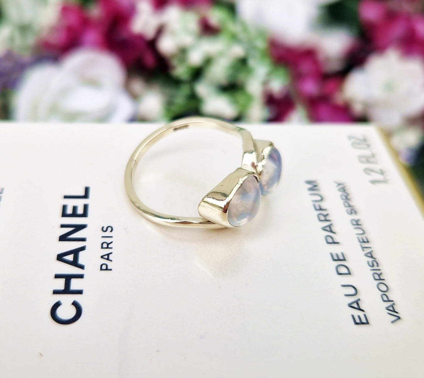 Antique Edwardian 9ct White Gold Moonstone Cabochon Heart Toi et Moi Ring / Size K 1/2 or 5.75