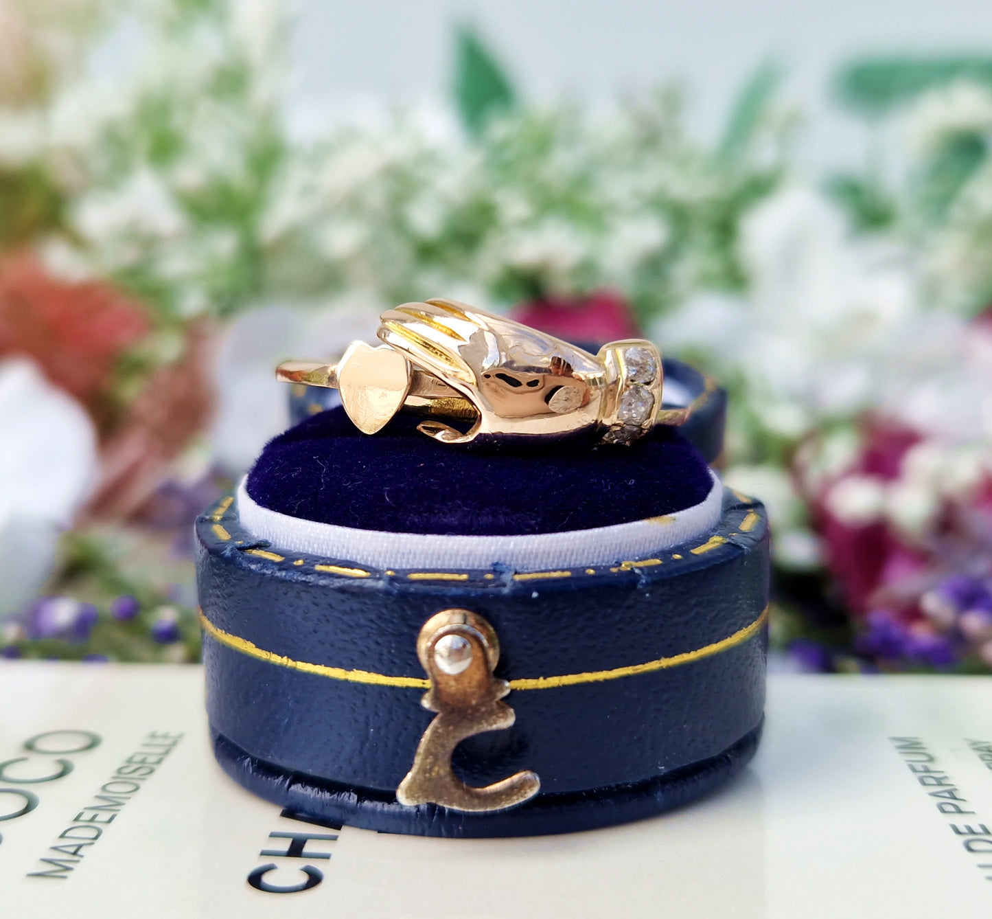 Antique Victorian 15ct Yellow Gold Old Mine Cut Diamond Fede Hand and Heart Ring / Size N 1/2 or 7.25