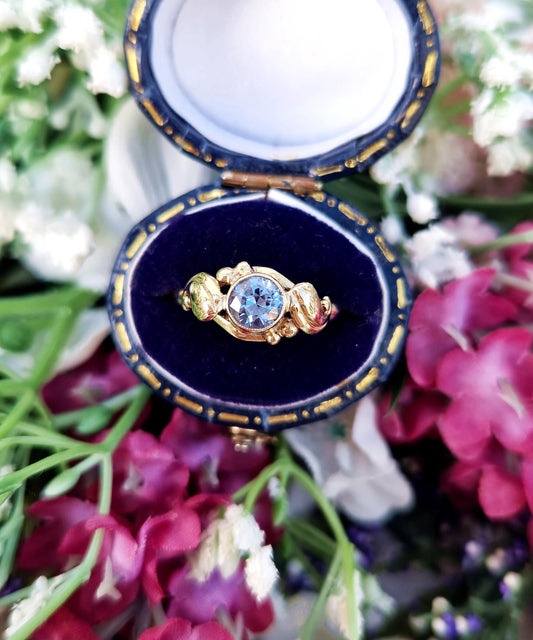 Vintage 1940's 9ct Yellow Gold Ornate Sky Blue Spinel Statement Solitaire Ring / Size M 1/2 or 6.75