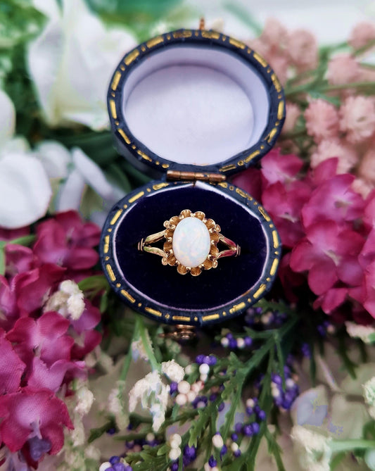 Vintage 1979 Victorian Style 9ct Yellow Gold Natural Opal Cabochon Solitaire Ring / Size N or 7