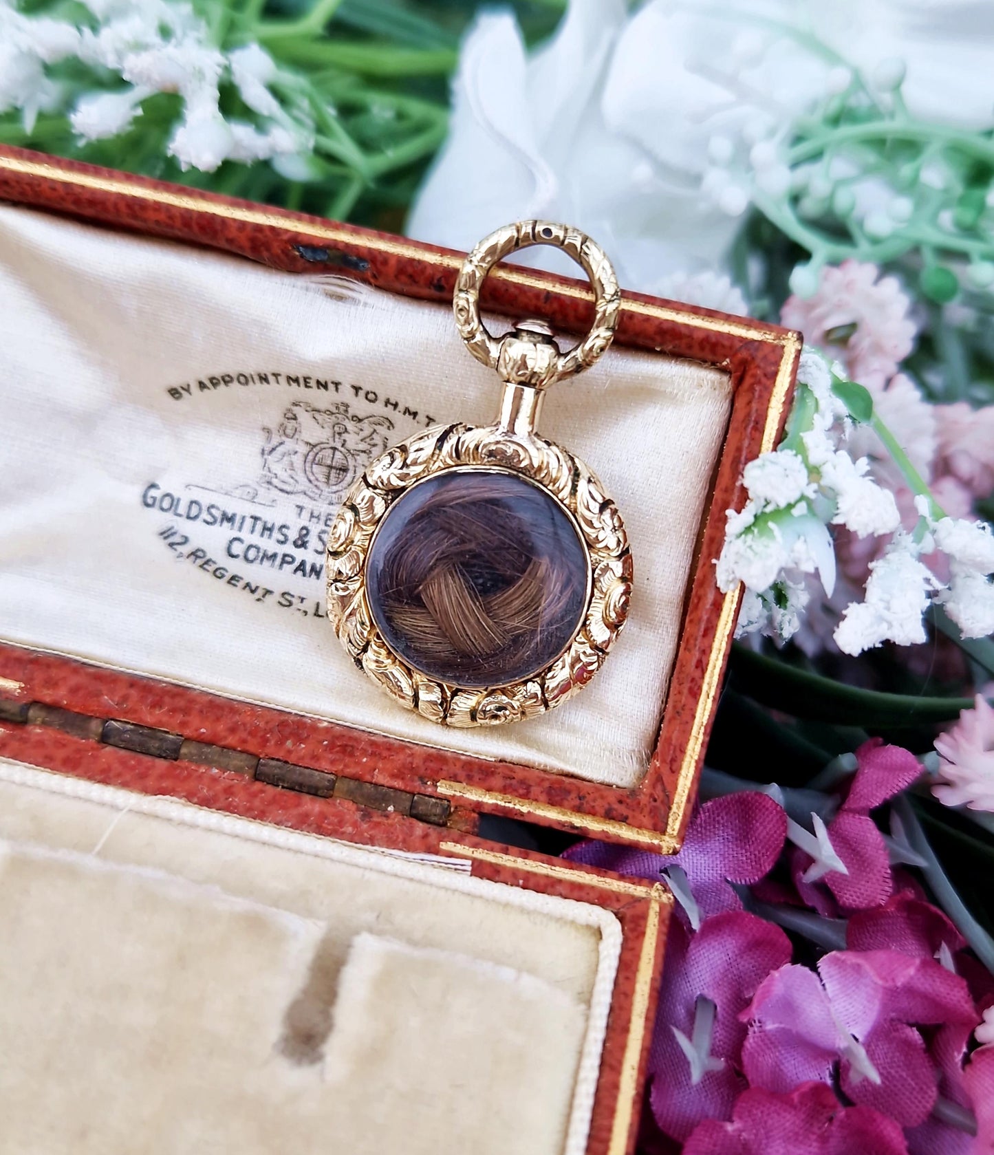 Antique Victorian 9ct Yellow Gold Miniature Chased Glass Locket Pendant