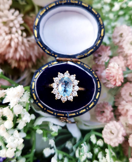 Vintage 9ct Yellow Gold Light Blue Topaz and Crystal Classic Cluster Ring / Size P or 8