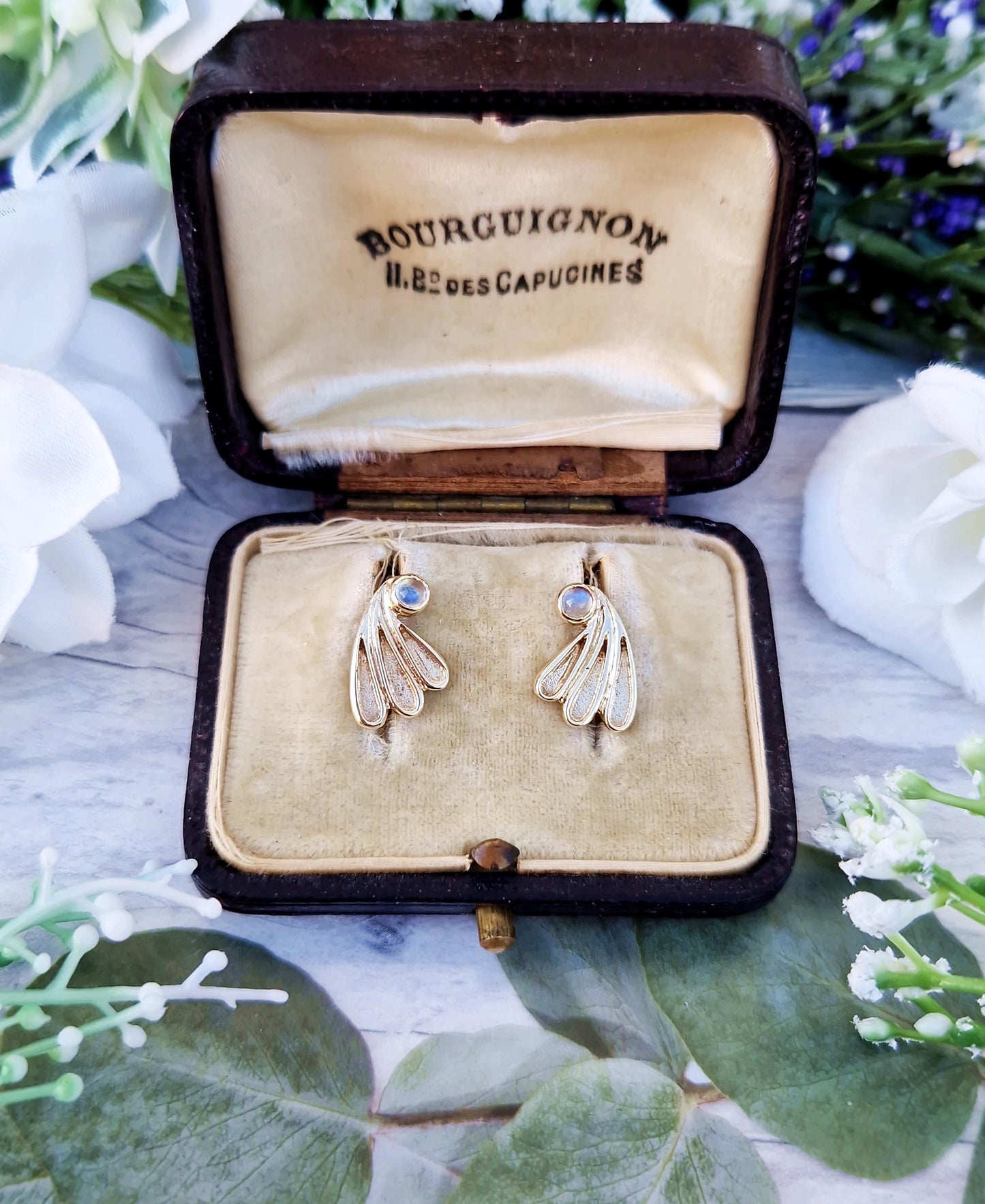 Vintage 9ct Yellow Gold Ornate Moonstone Cabochon Fan Stud Earrings