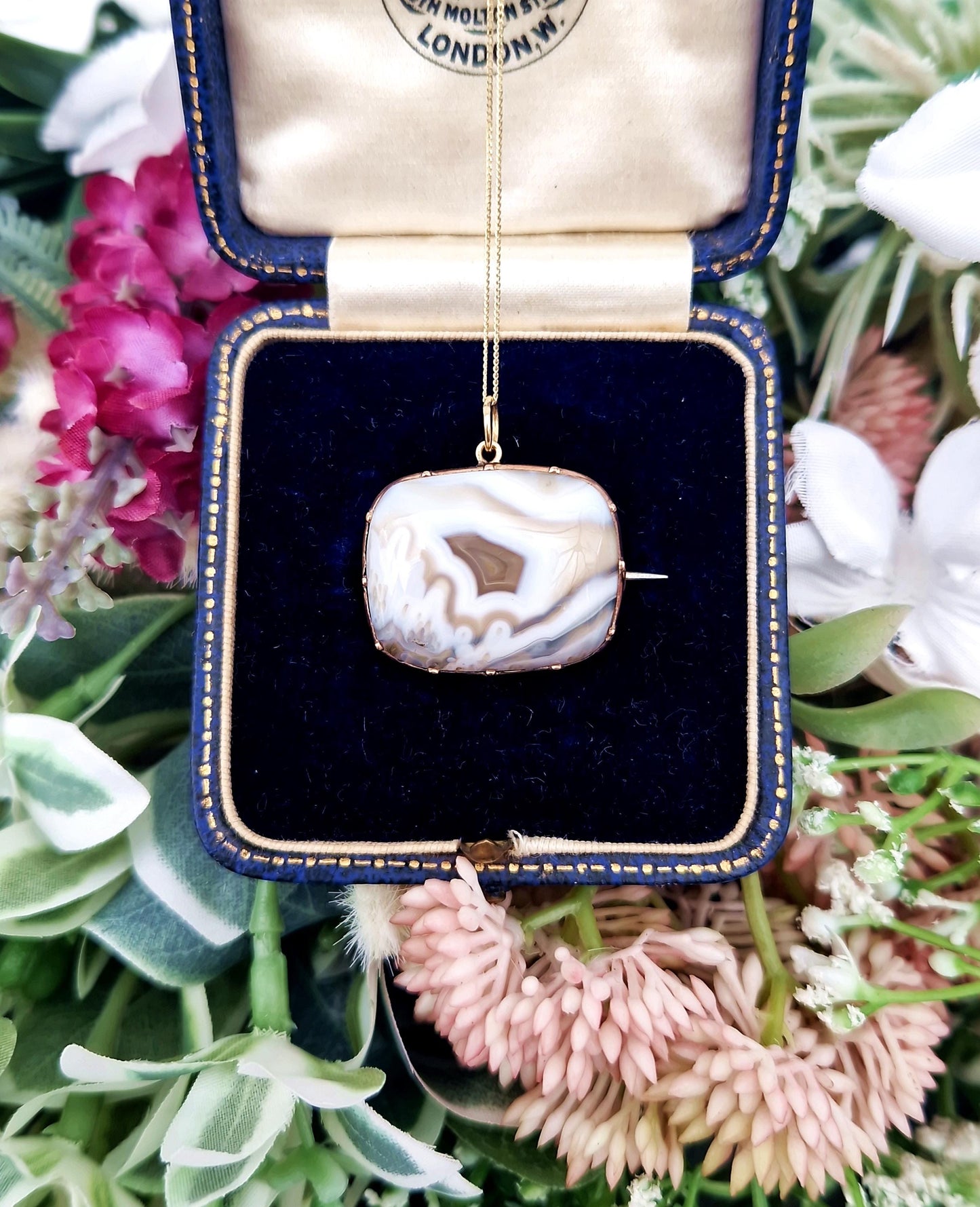 Antique Victorian 9ct Gold Latte Cream Banded Agate Pendant Necklace / Brooch