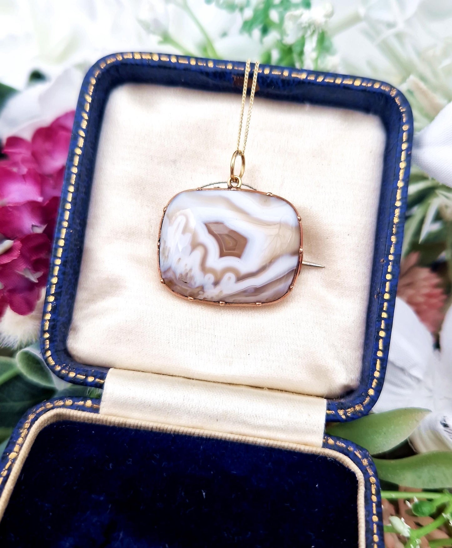 Antique Victorian 9ct Gold Latte Cream Banded Agate Pendant Necklace / Brooch