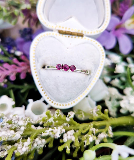 Vintage 9ct White Gold Dainty Pink Ruby Gemstone Trilogy Stacking Ring / Size J or 5