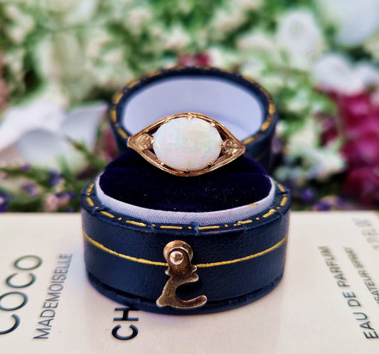 Vintage 1974 9ct Yellow Natural Opal Cabochon Ornate Statement Solitaire Ring / Size M or 6.5