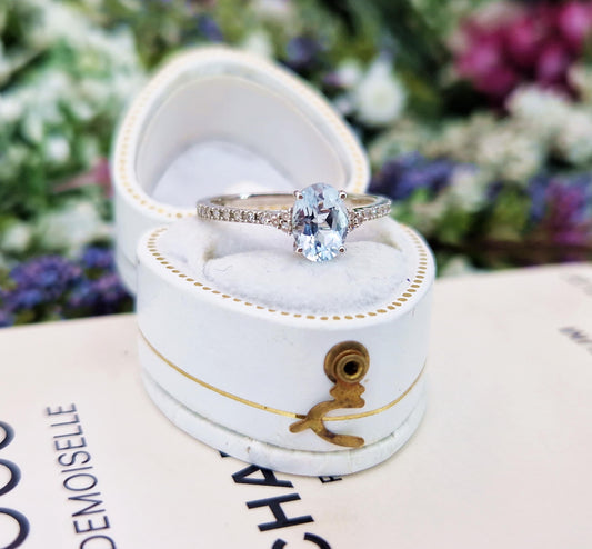 Vintage 9ct White Gold Icy Blue Aquamarine and Diamond Solitaire Ring / Size M or 6.5