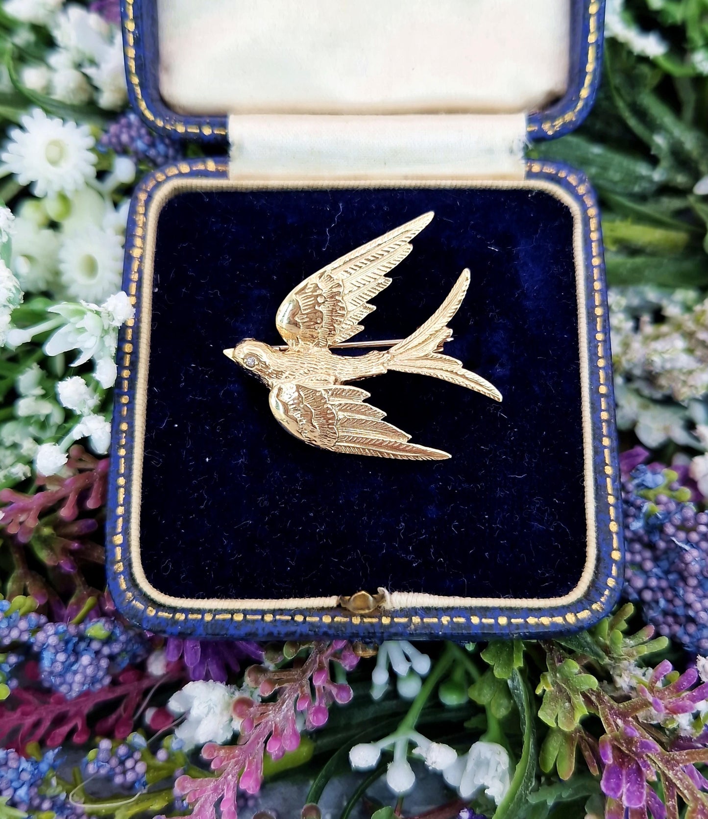 Vintage 9ct Yellow Gold Quality Diamond Swallow Bird Brooch Pin
