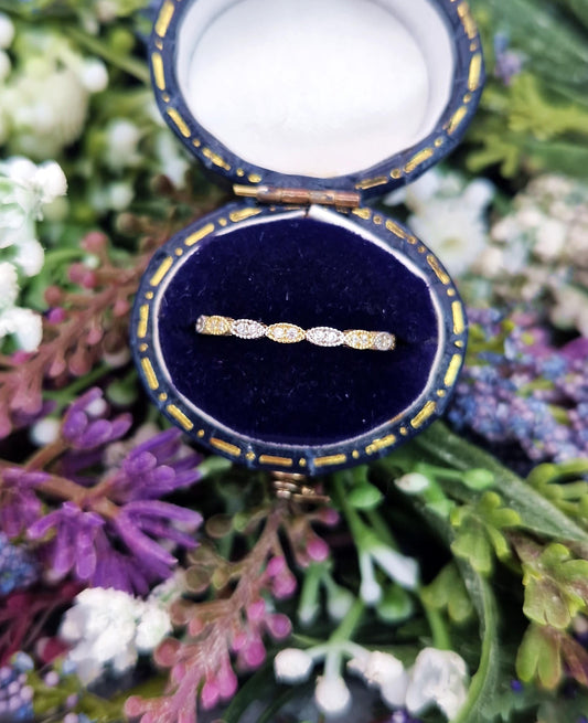 Vintage 9ct Yellow Gold Two Tone Ornate Crystal Stacking Band Ring / Size L 1/2 or 6.25