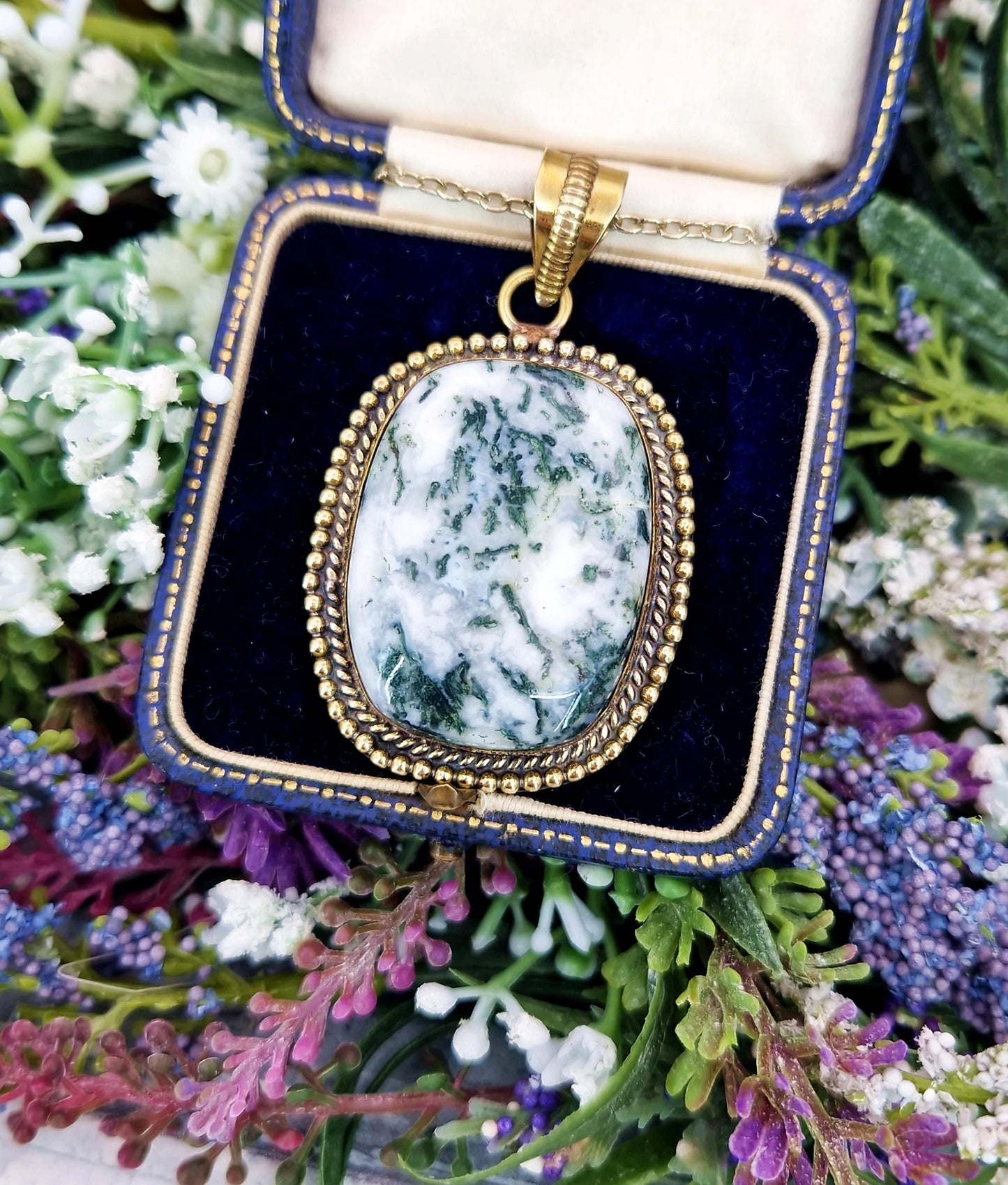 Vintage Gold Tone Large Dendritic Green and White Moss Agate Stone Pendant Necklace