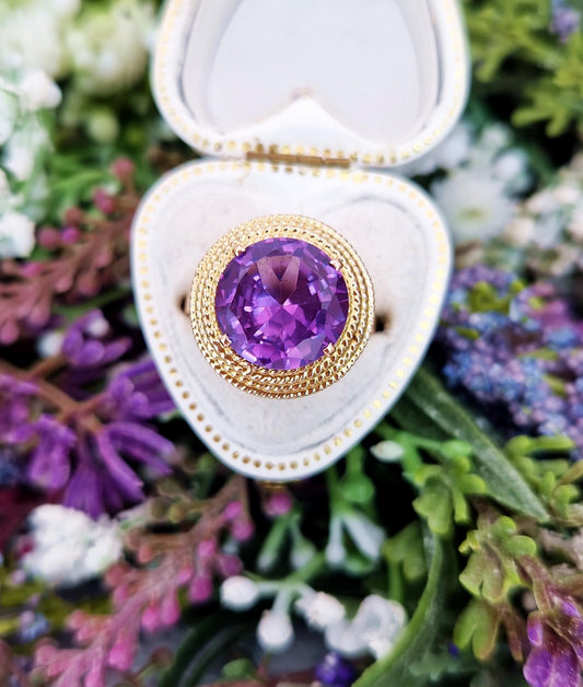 Vintage 9ct Yellow Gold Colour Change Purple Blue Sapphire Statement Ring / Size M or 6.5