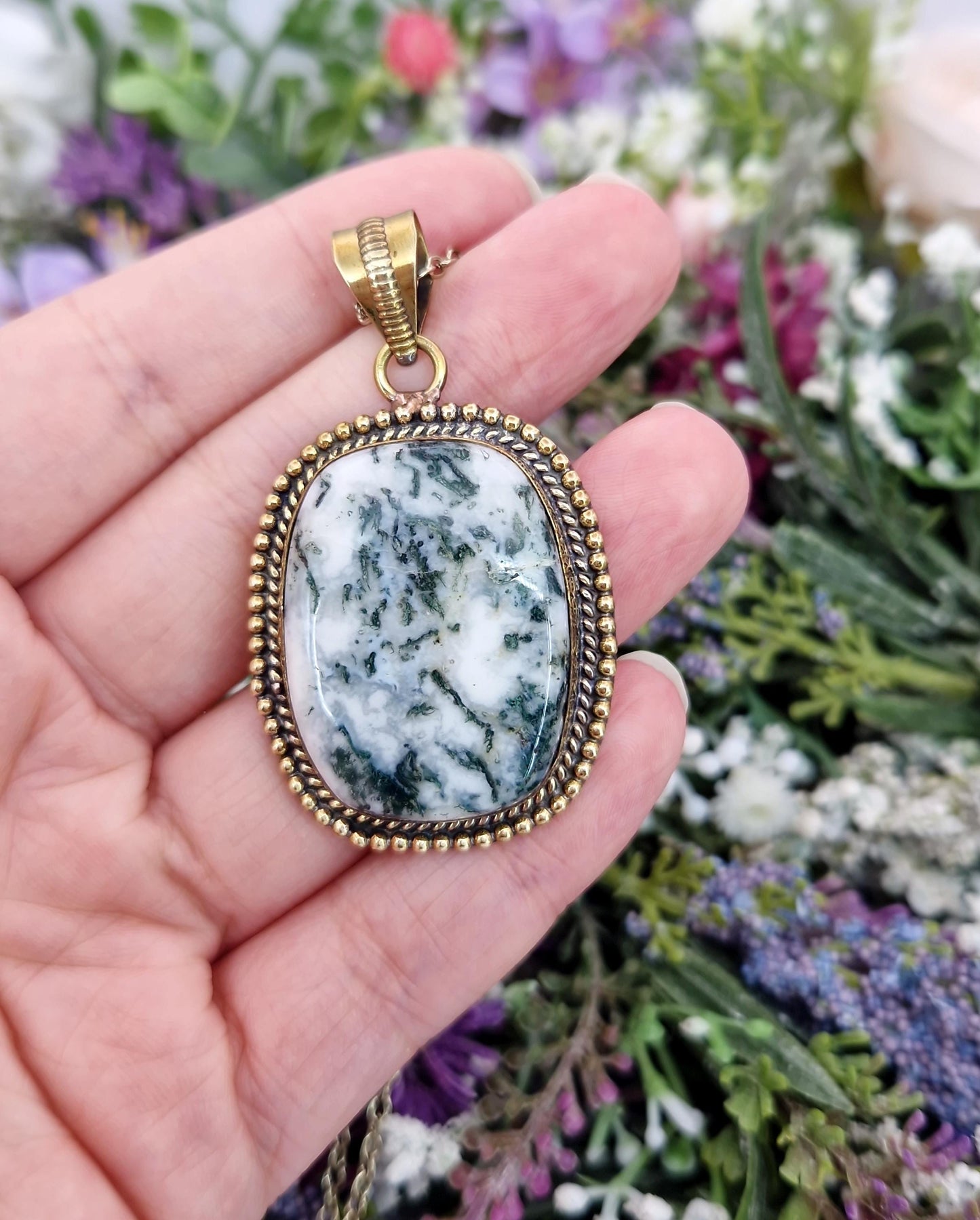 Vintage Gold Tone Large Dendritic Green and White Moss Agate Stone Pendant Necklace