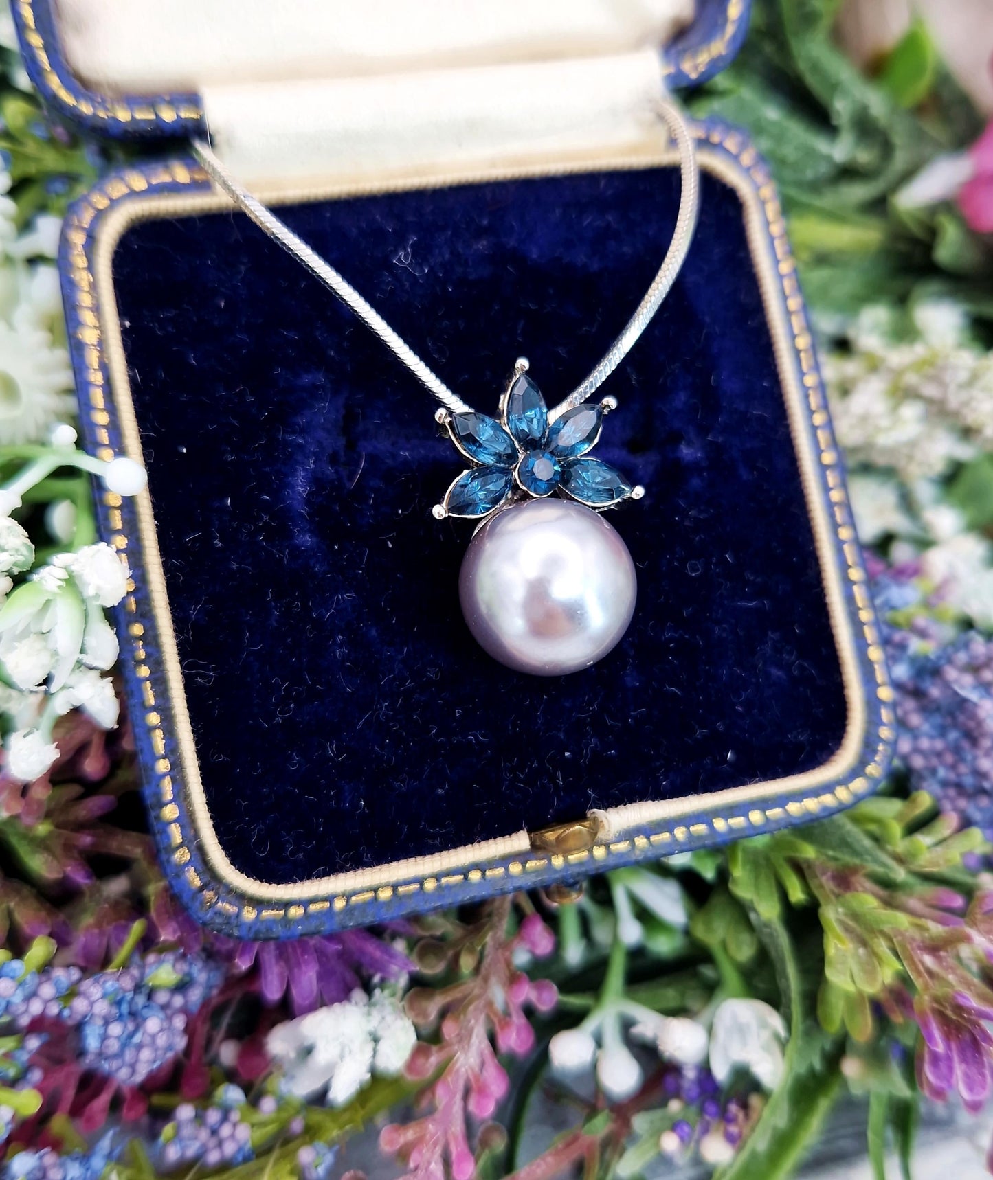Vintage Silver Plated Large Silver Pearl and Blue Glass Pendant Necklace