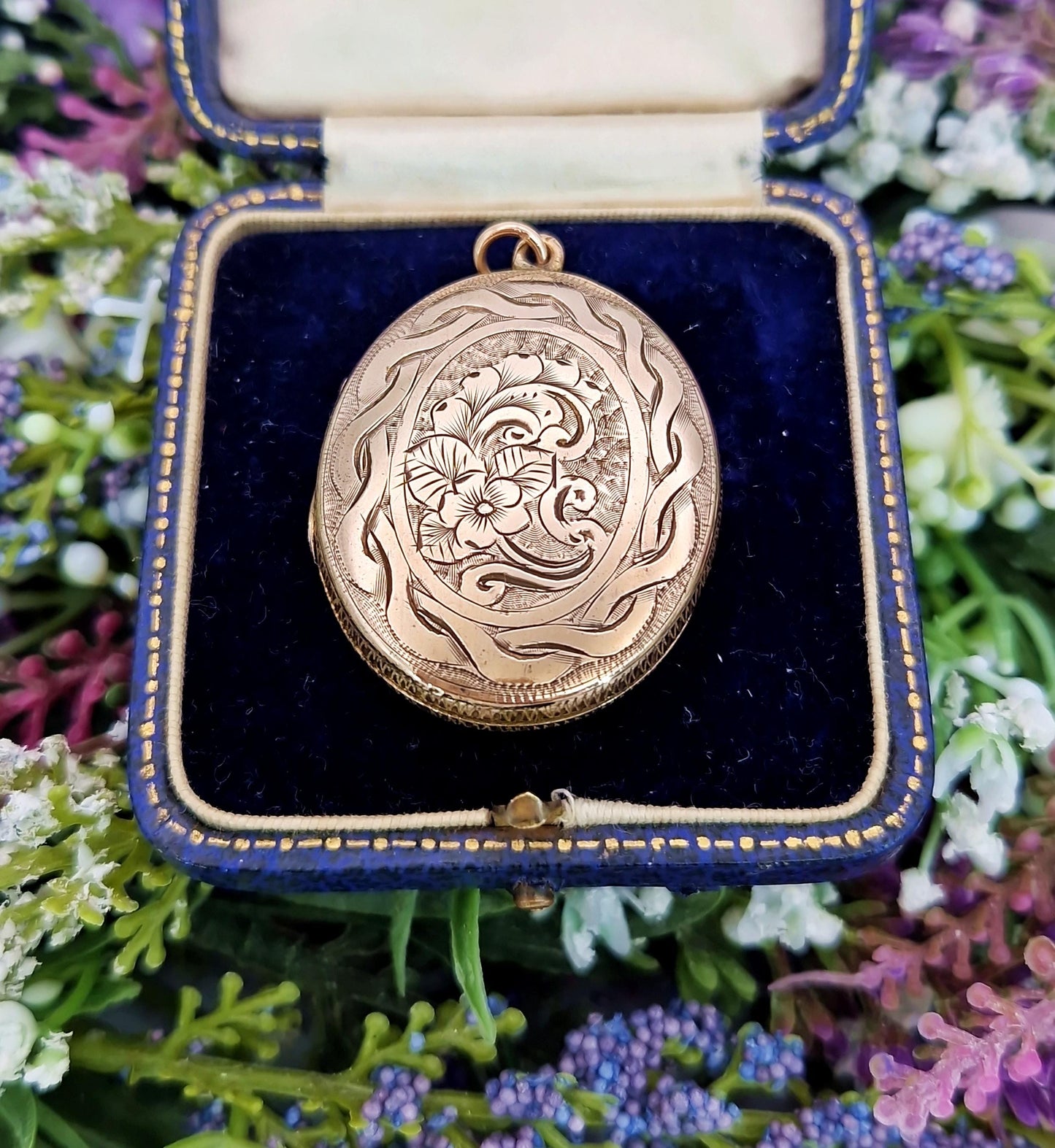 Antique Victorian Gold Tone Large Ornate Engraved Floral Oval Locket Pendant