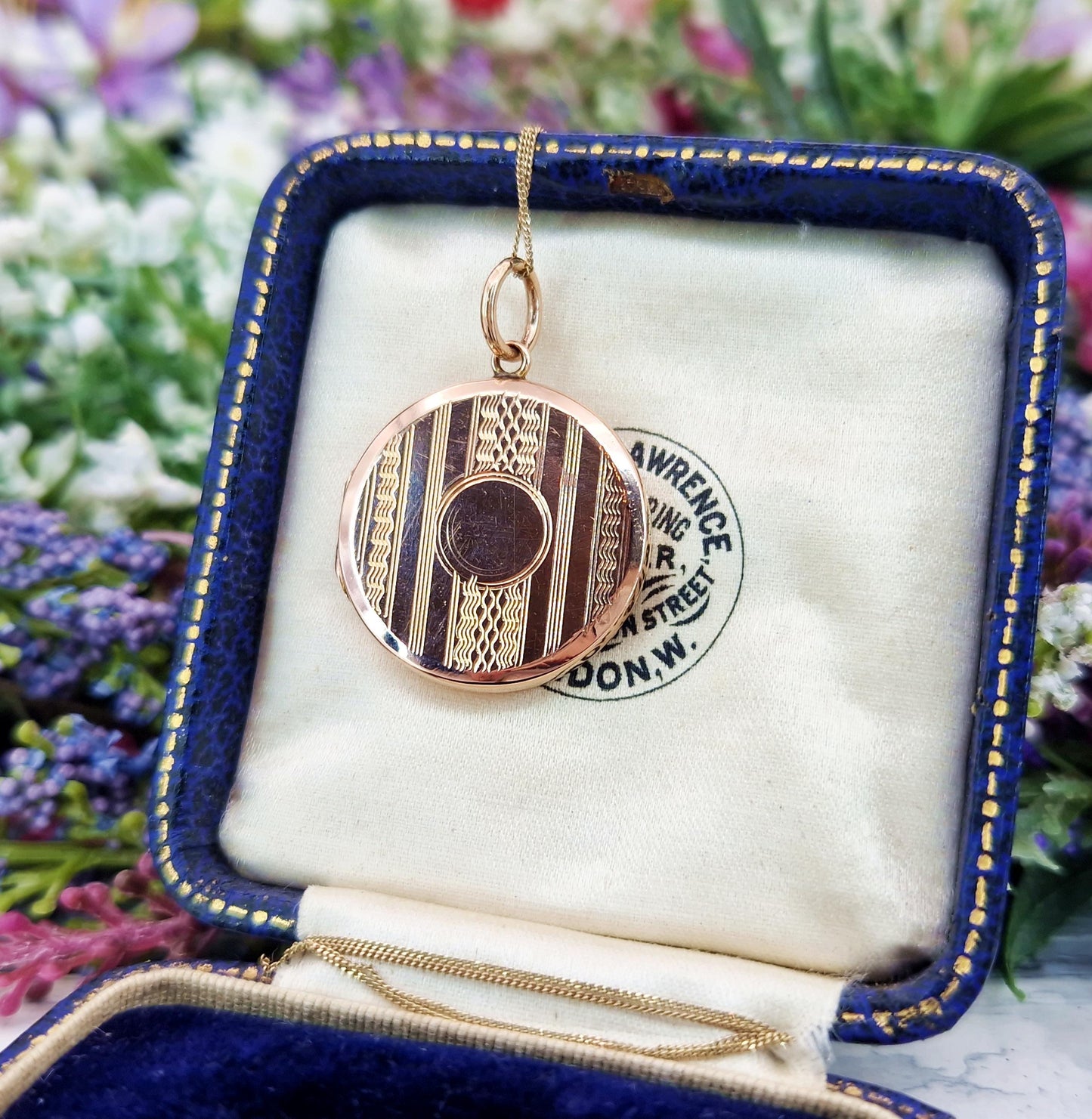 Antique Art Deco 9ct Gold Ornate Engraved Circular Locket Pendant Necklace