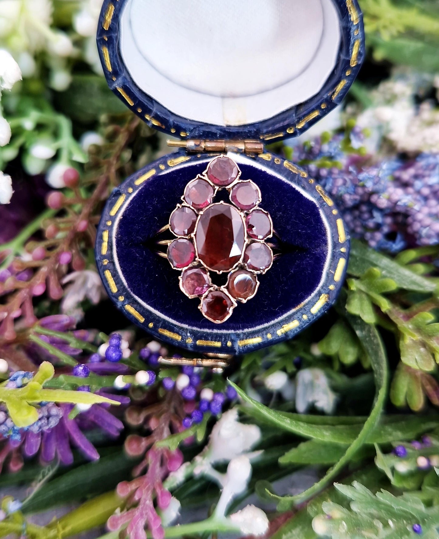 Antique Georgian 9ct Gold Foiled Flat Cut Garnet Navette Cluster Ring / Size J or 5