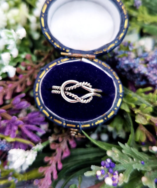 Vintage Sterling Silver Twisted Rope and Knot Infinity Band Ring / Size K or 5.5