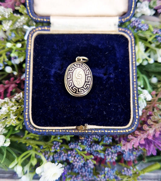 Antique Victorian Gold Tone Engraved Black Enamel Glass Locket Pendant Necklace